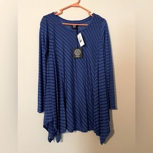 Blue tunic size small